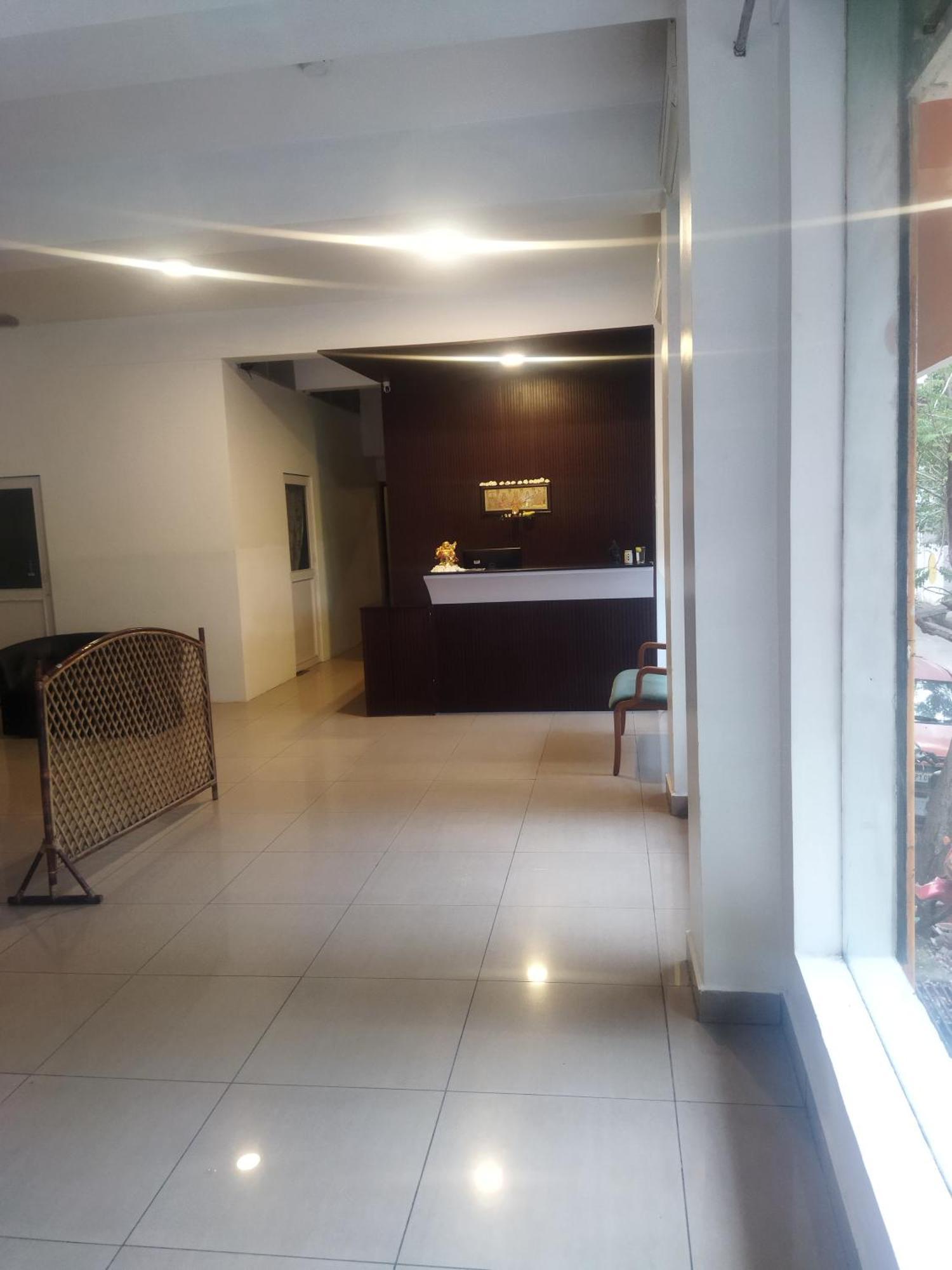 פונדיצ'רי Chaplin Hotel מראה חיצוני תמונה