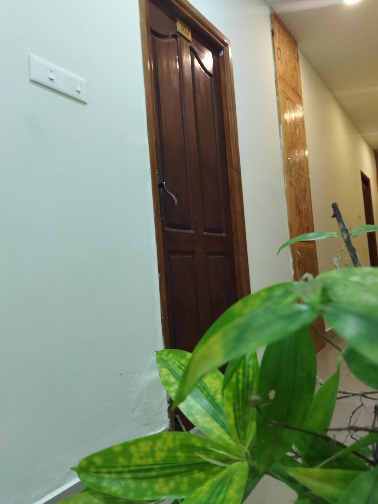 פונדיצ'רי Chaplin Hotel מראה חיצוני תמונה