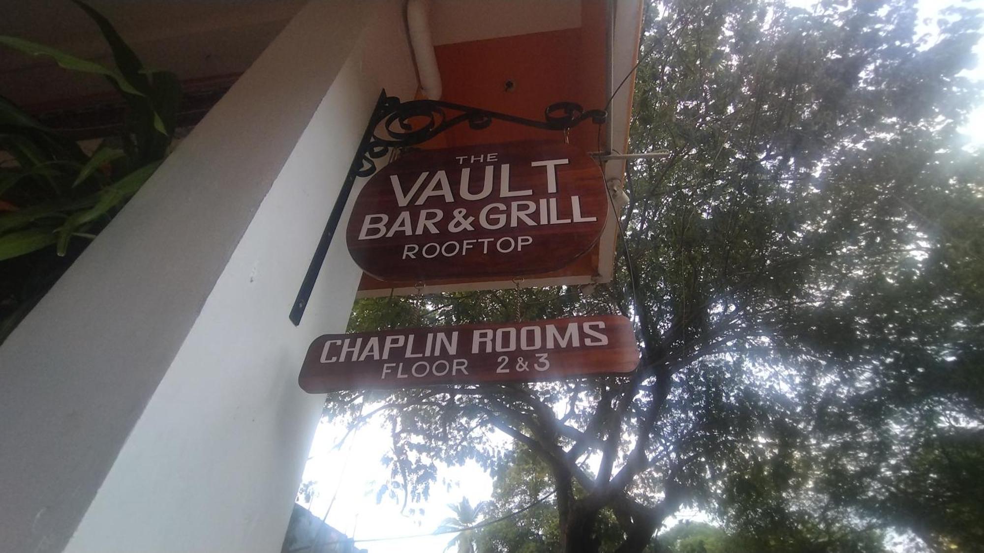 פונדיצ'רי Chaplin Hotel מראה חיצוני תמונה