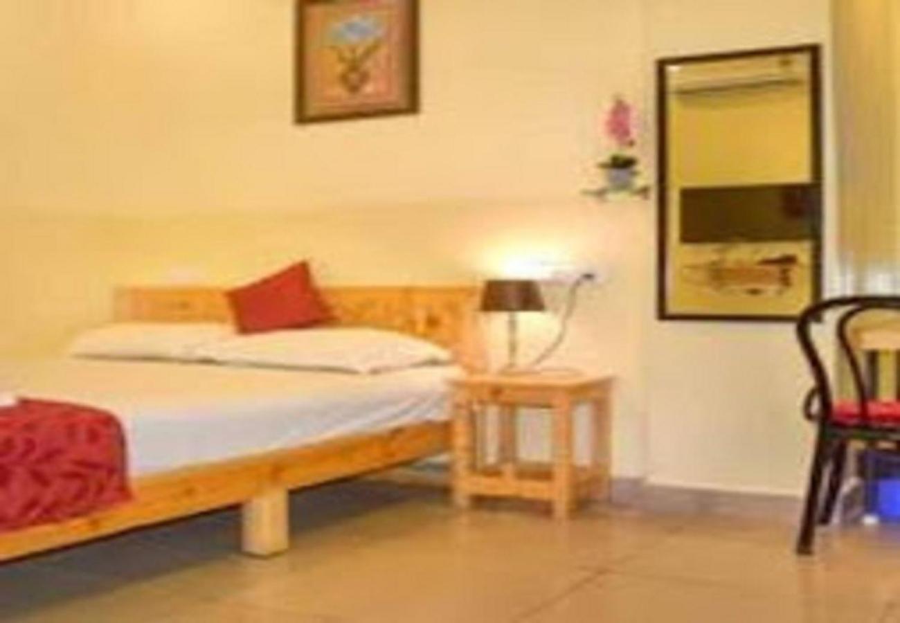 פונדיצ'רי Chaplin Hotel מראה חיצוני תמונה